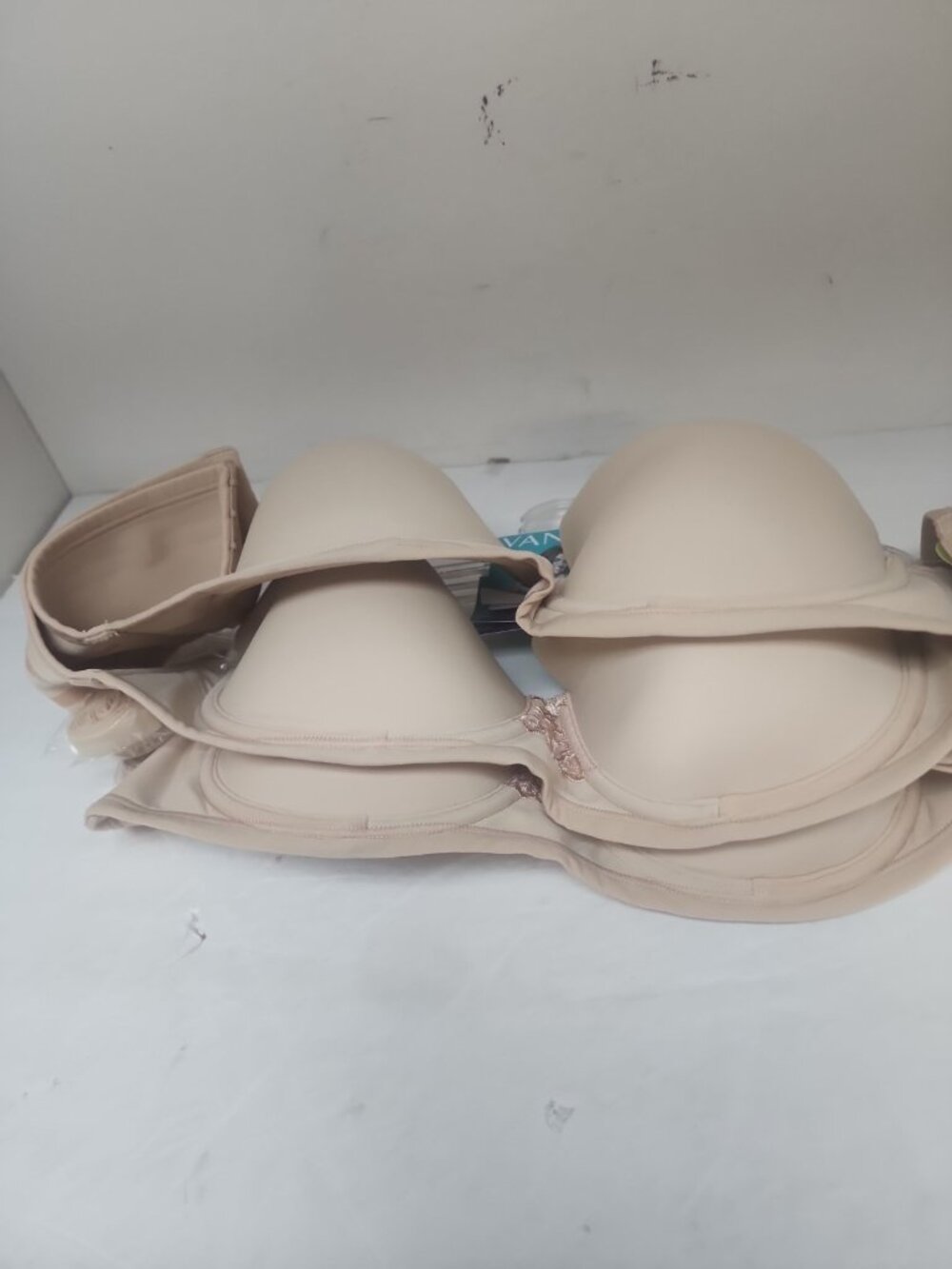 Vanity Fair (3)  Three  Strapless 74380 Beauty Back  Bras  Beige Size 40B  New!!